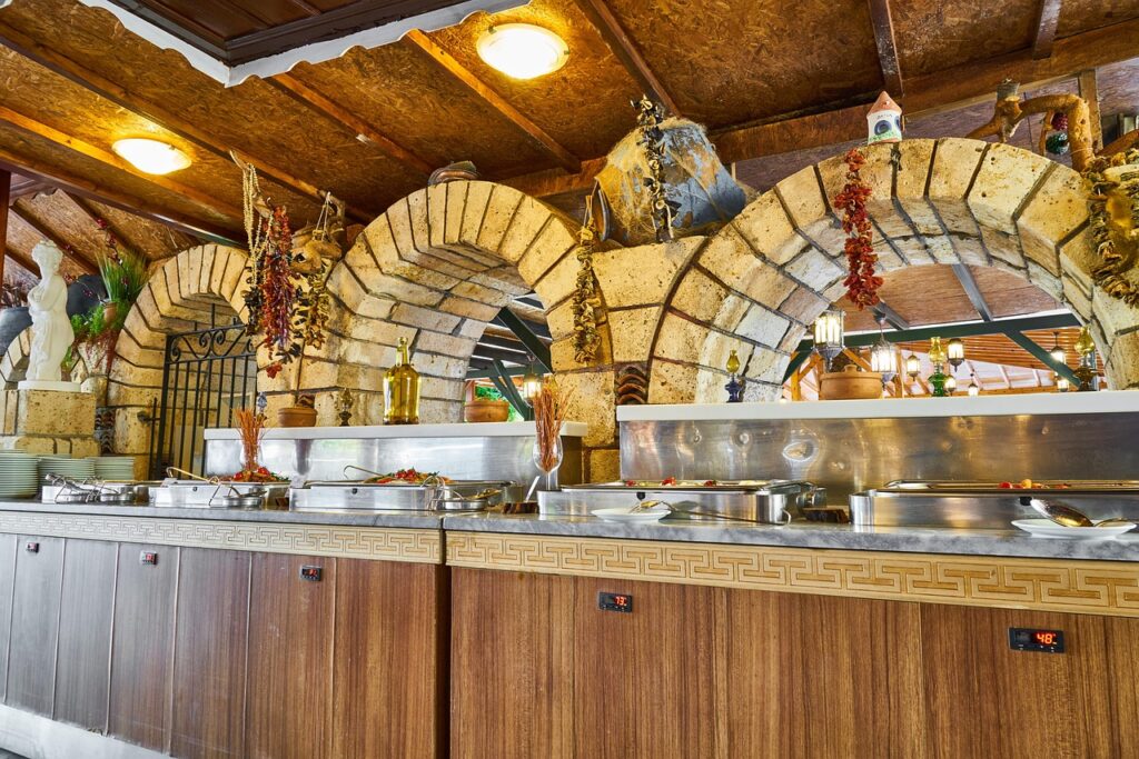 Prânzul devine subiect de dezbatere națională în urma unei inițiative Edenred și Hora România catalizată de platforma Țara Lui Mai Bine